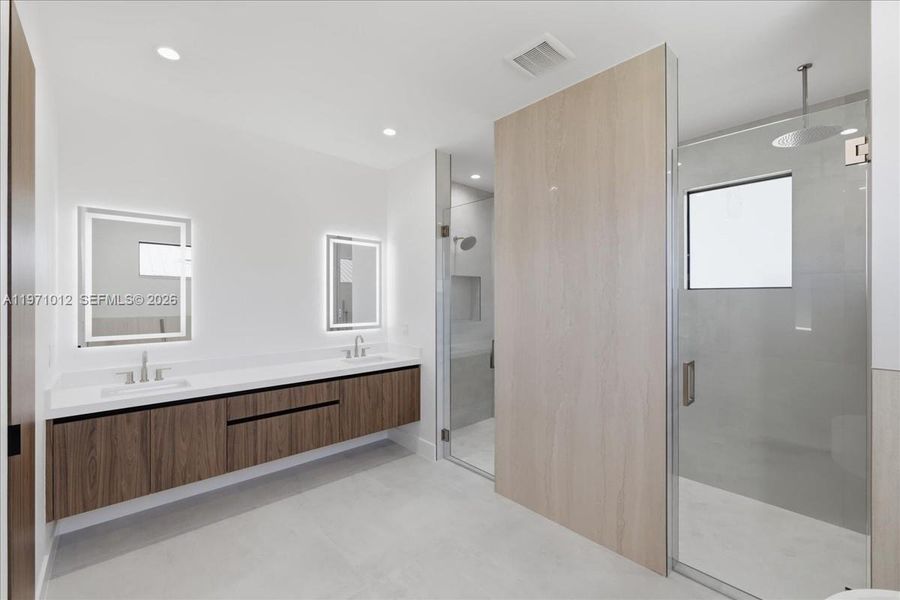 Furnished interior view inside a new home in , Cape Coral (Image 14).