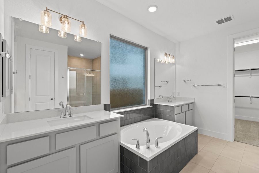 3,237sf New Home in Liberty Hill, TX.  - Slide 23