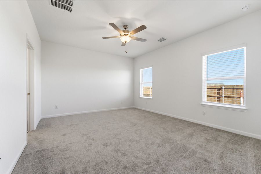 Spacious, unfurnished interior of a new home in Pebblebrook, Sherman (Image 24).