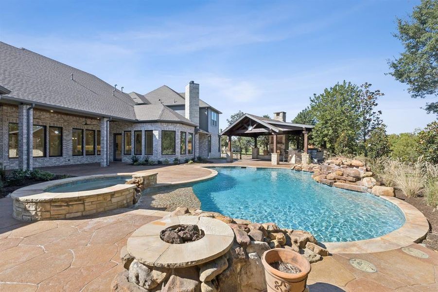 Community amenities in , Fairview (Image 33). Community amenities in , Fairview (Image 33).