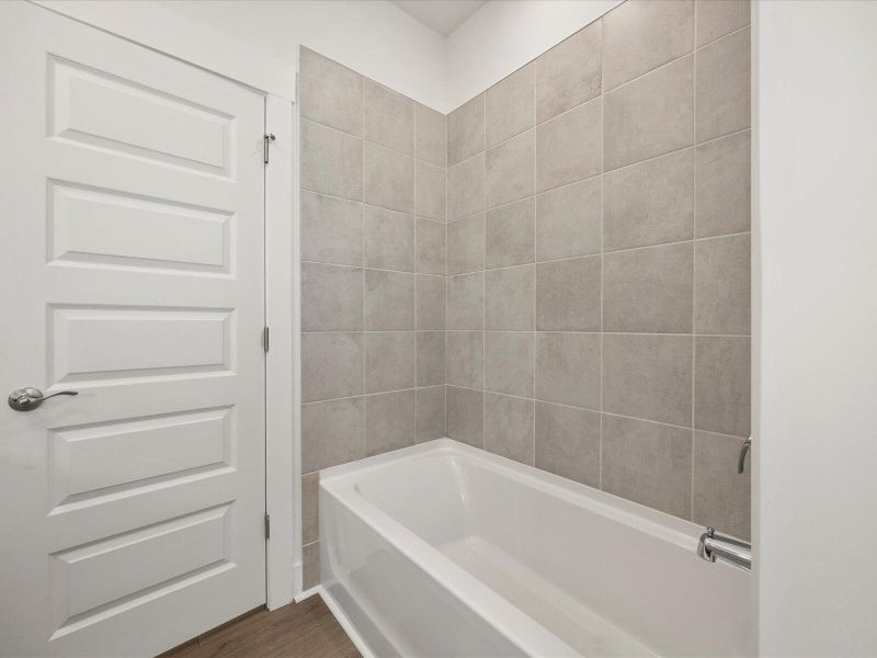 Furnished interior view inside a new home in The Coves at Lakes of Cane Bay, Summerville (Image 11). Furnished interior view inside a new home in The Coves at Lakes of Cane Bay, Summerville (Image 11).