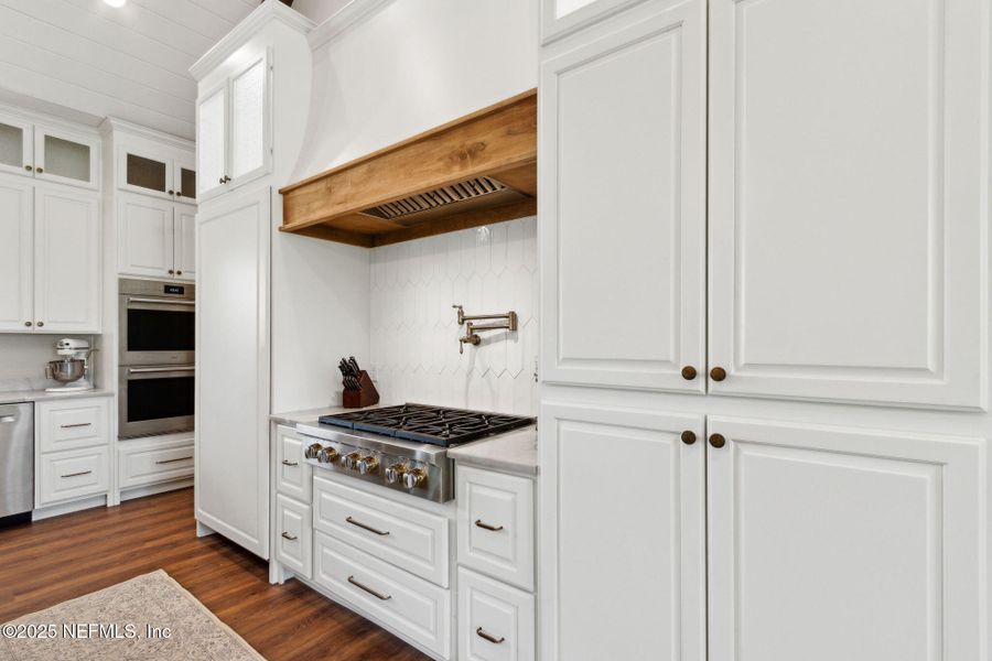 Furnished interior view inside a new home in , Hilliard (Image 43).