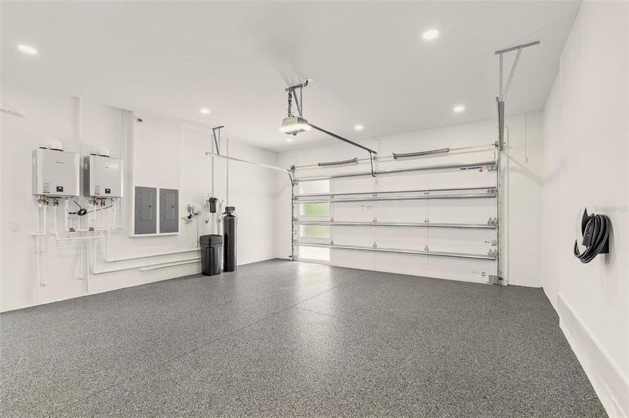 Spacious, unfurnished interior of a new home in , Tampa (Image 67).