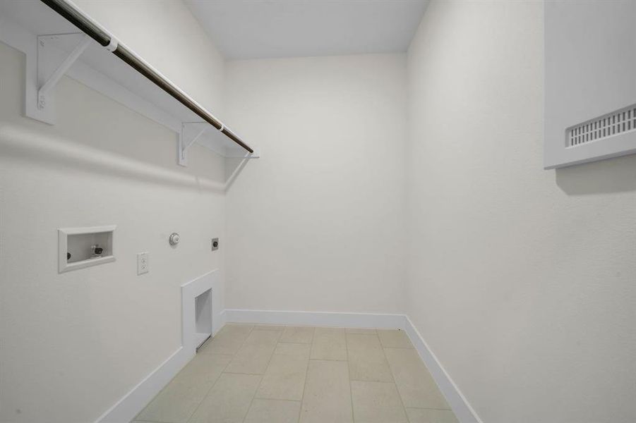 Spacious, unfurnished interior of a new home in , Dallas (Image 14). Spacious, unfurnished interior of a new home in , Dallas (Image 14).