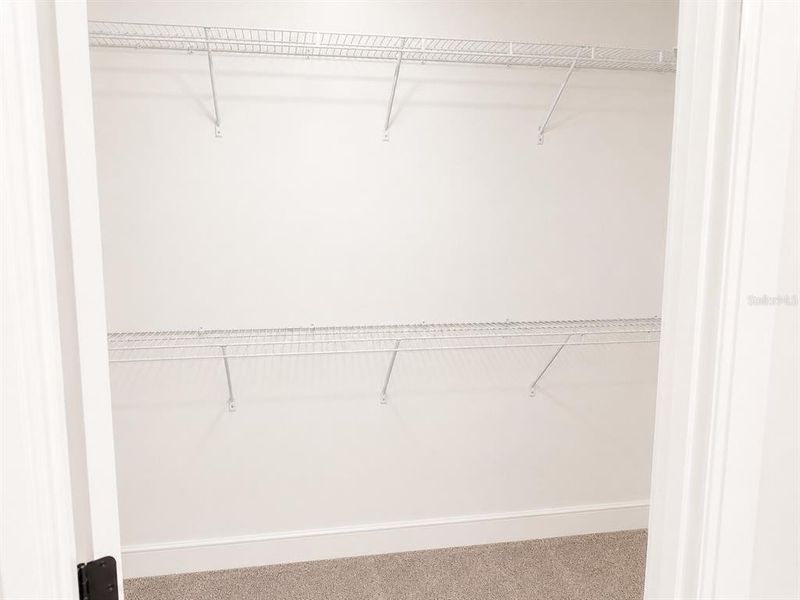 Spacious, unfurnished interior of a new home in Arbor Park, Leesburg (Image 8).