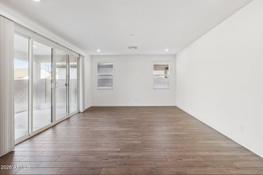 13-web-or-mls-24198-w-hacienda-ave