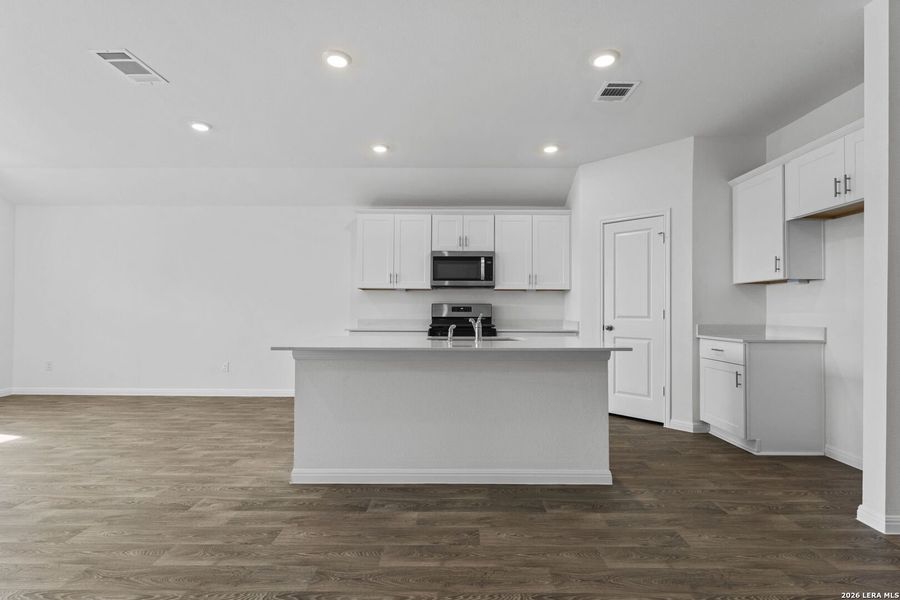 Furnished interior view inside a new home in Paramount, Kyle (Image 6).