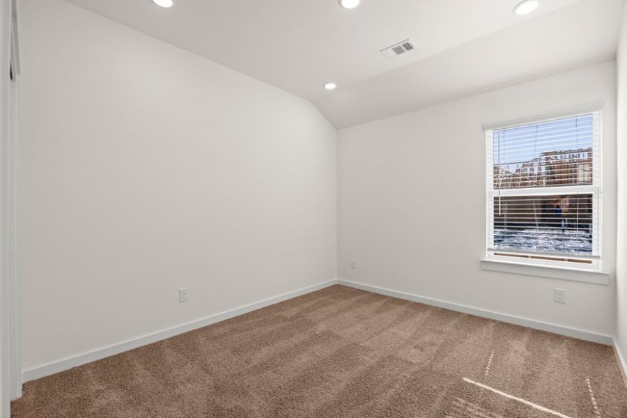Spacious, unfurnished interior of a new home in Ashland, Houston (Image 23).
