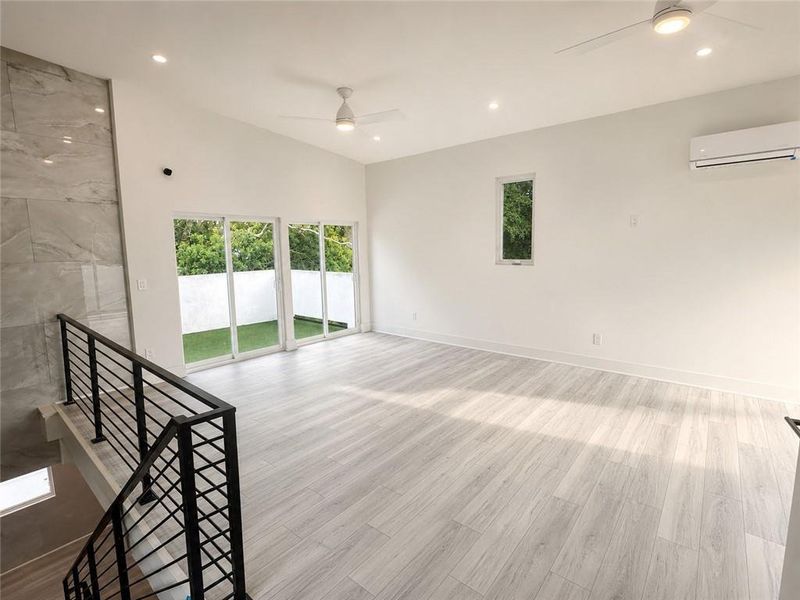 Spacious, unfurnished interior of a new home in , Atlanta (Image 35).