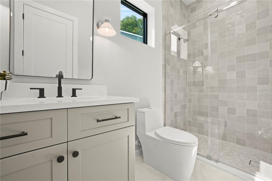 Furnished interior view inside a new home in , Orlando (Image 9).
