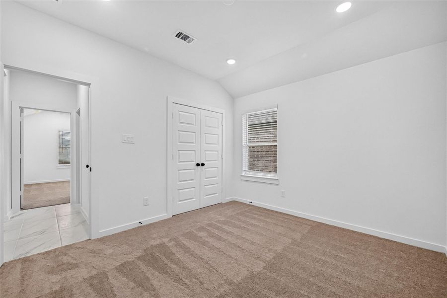Spacious, unfurnished interior of a new home in Foxtail Palms, Manvel (Image 41).