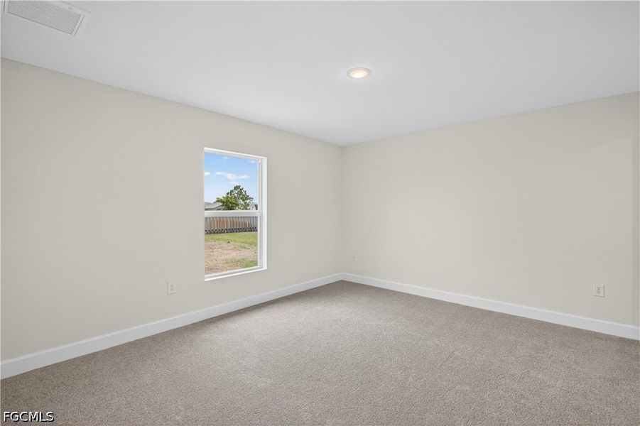 Spacious, unfurnished interior of a new home in Cape Coral, Cape Coral (Image 15).