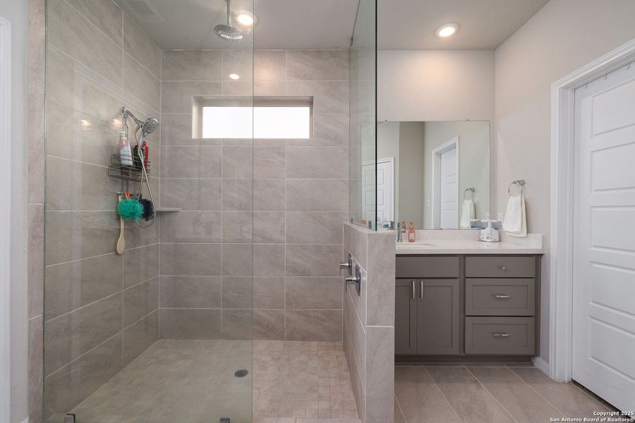 Furnished interior view inside a new home in Rhine Valley, Schertz (Image 9).