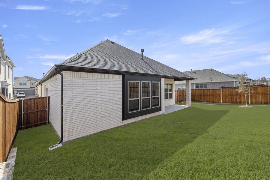 Representative exterior details of a home built from the Crockett by Windsor Homes in Anna Town Square, Anna (Image 23).