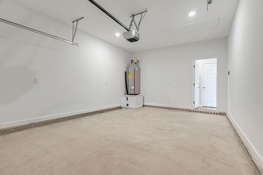 Spacious, unfurnished interior of a new home in , Crestview (Image 24).