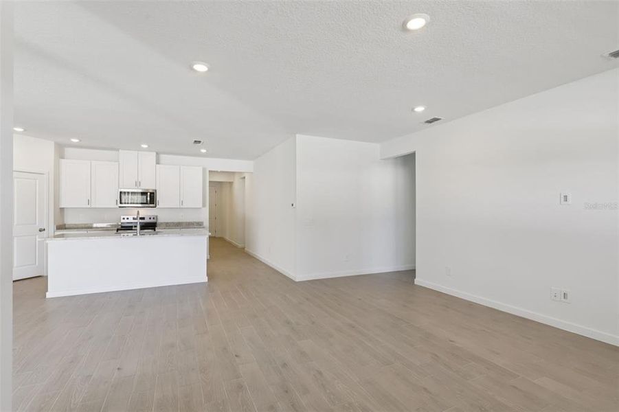 Spacious, unfurnished interior of a new home in , Palm Coast (Image 30).