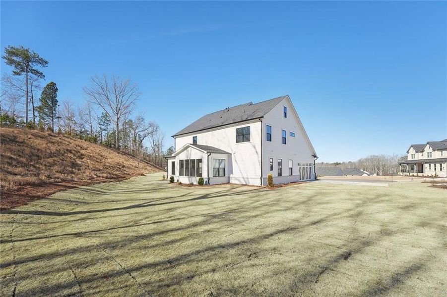 Exterior details and patio area of a home in Sterling Pointe, Cumming (Image 37).