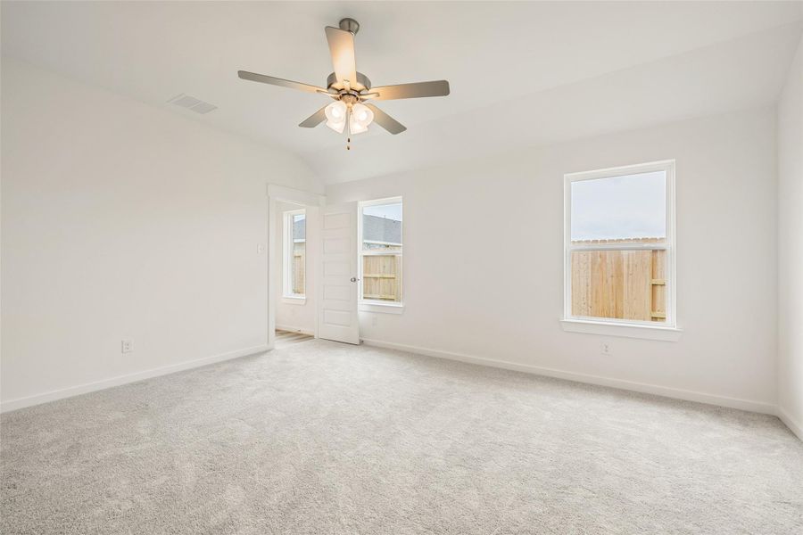 Spacious, unfurnished interior of a new home in River Ranch, Dayton (Image 34).