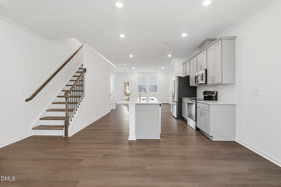 SUN_ElmGrove_Pic_Jackson_QMI_23_Kitchen_ SUN_ElmGrove_Pic_Jackson_QMI_23_Kitchen_