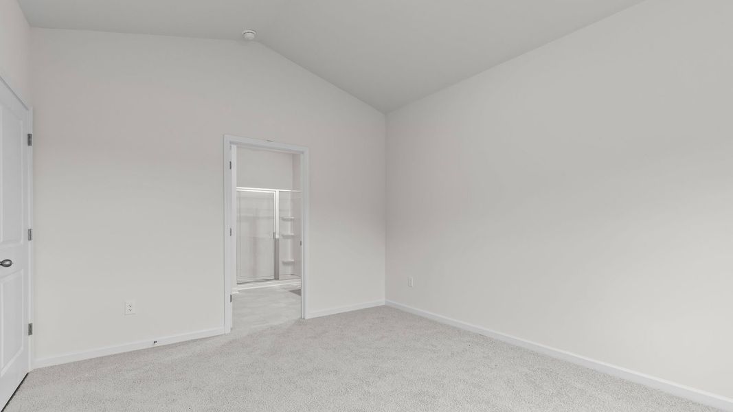 Spacious, unfurnished interior of a new home in West New Bern, New Bern (Image 12).