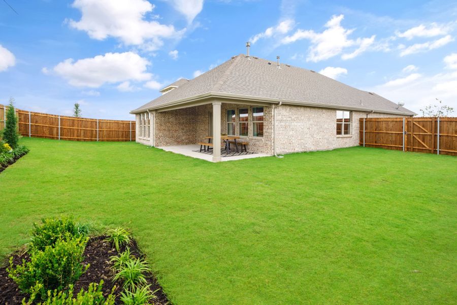 Representative exterior details of a home built from the Brazos by UnionMain Homes in Wildflower Ranch, Justin (Image 24).