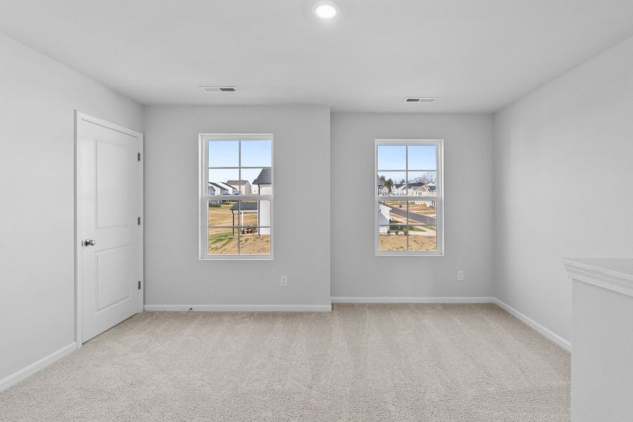 Spacious, unfurnished interior of a new home in Hanes Lake, Winston-Salem (Image 30).