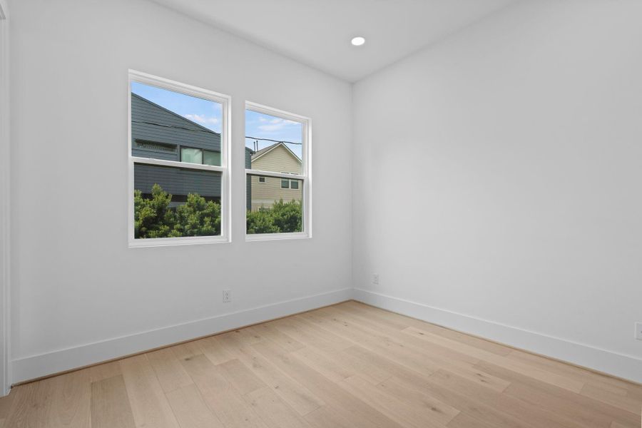 Spacious, unfurnished interior of a new home in , Houston (Image 24).