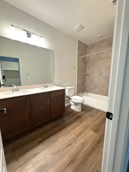 Furnished interior view inside a new home in Overlook Ranch, Georgetown (Image 9). Furnished interior view inside a new home in Overlook Ranch, Georgetown (Image 9).