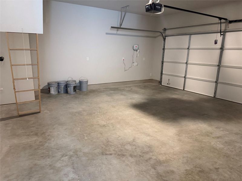 Spacious, unfurnished interior of a new home in Cannon Ranch 40s, Dripping Springs (Image 14).