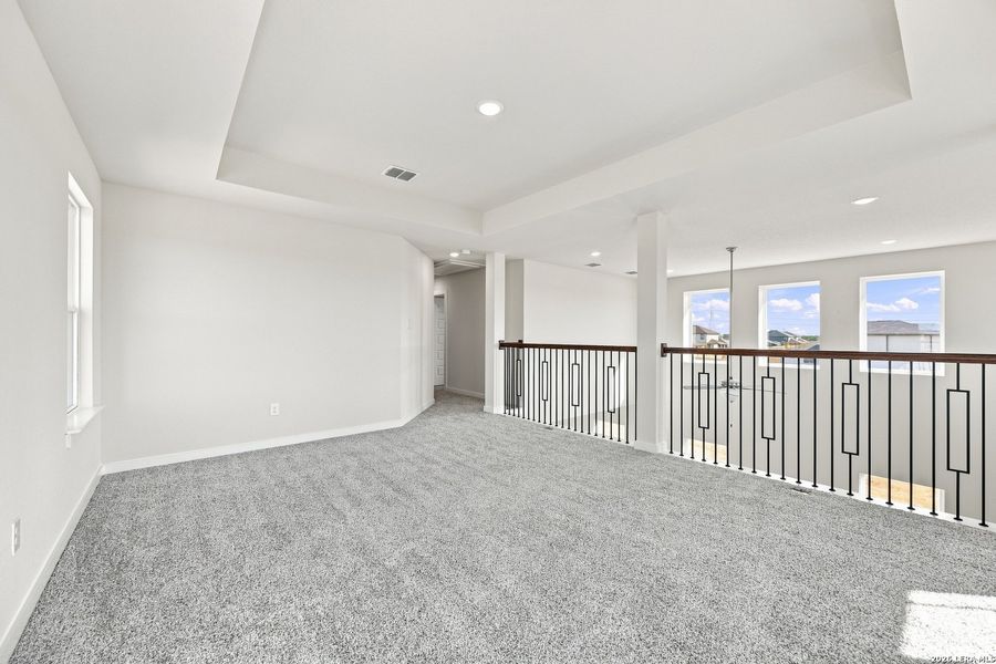 Spacious, unfurnished interior of a new home in Red Hawk Landing, San Antonio (Image 15).