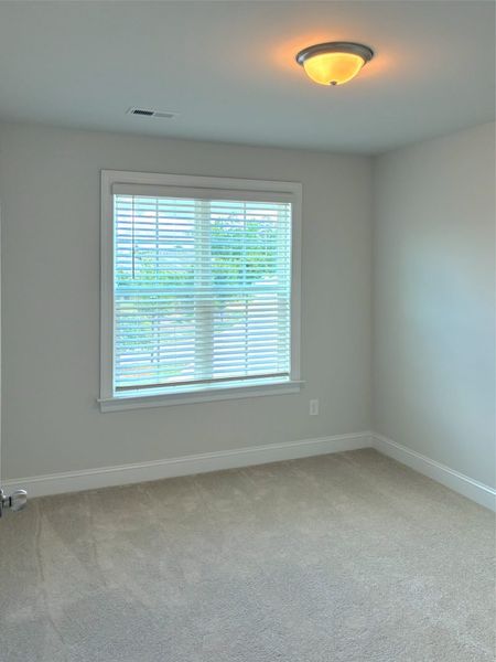 Spacious, unfurnished interior of a new home in Weybridge, Burlington (Image 33).