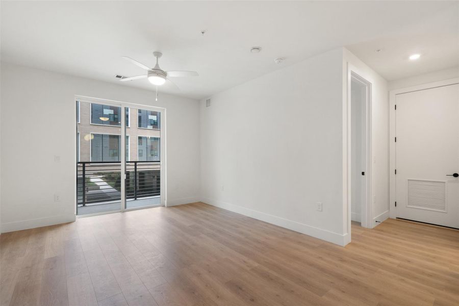 Spacious, unfurnished interior of a new home in , Austin (Image 12).