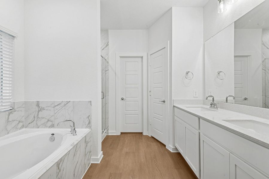 Furnished interior view inside a new home in Sorella, Tomball (Image 5). Furnished interior view inside a new home in Sorella, Tomball (Image 5).