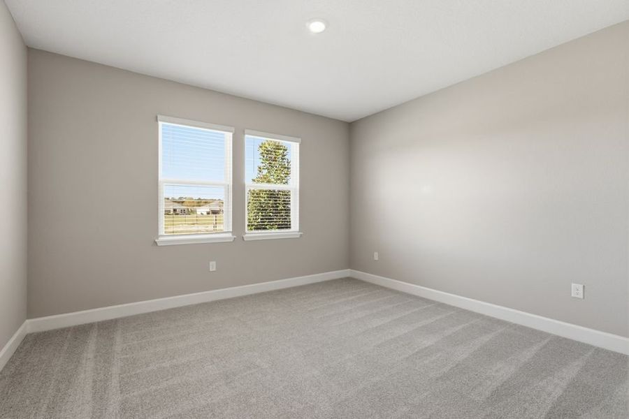 Spacious, unfurnished interior of a new home in Headwaters at Lofton Creek, Yulee (Image 17).