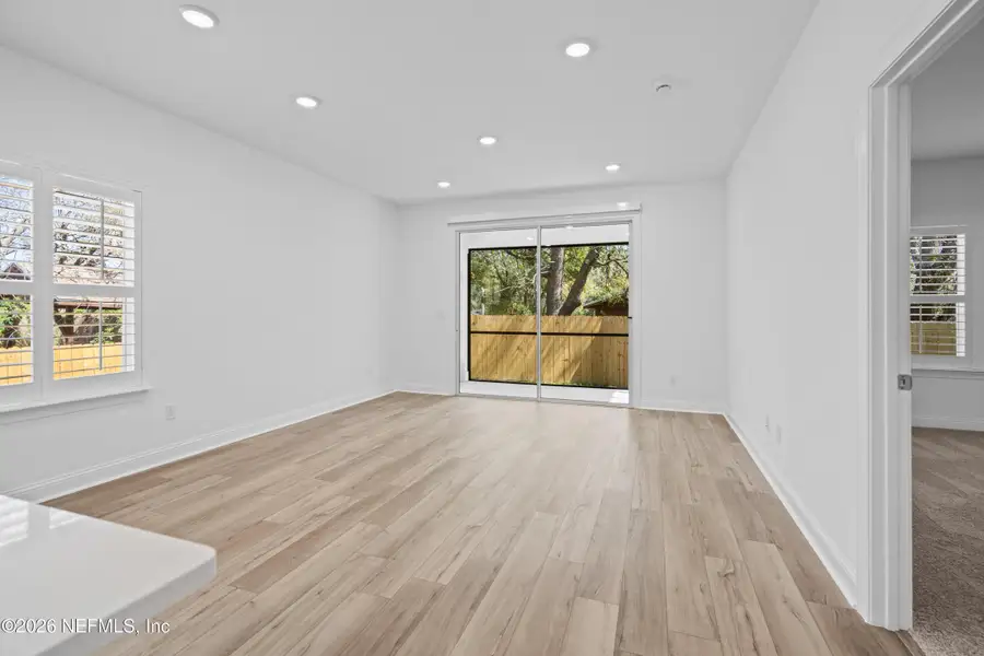 Spacious, unfurnished interior of a new home in , St. Augustine (Image 11).