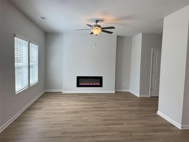 Spacious, unfurnished interior of a new home in Deer Creek, Temple (Image 17).