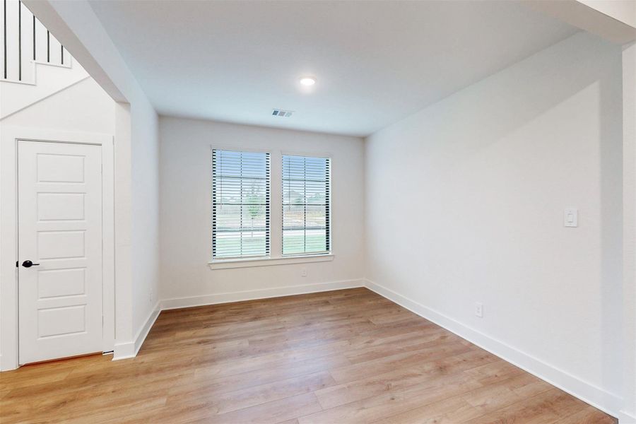 Spacious, unfurnished interior of a new home in Sorella, Tomball (Image 14).