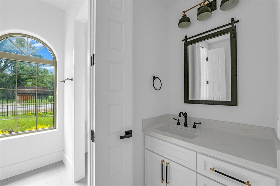 En-suite bathroom 4 in the casita En-suite bathroom 4 in the casita