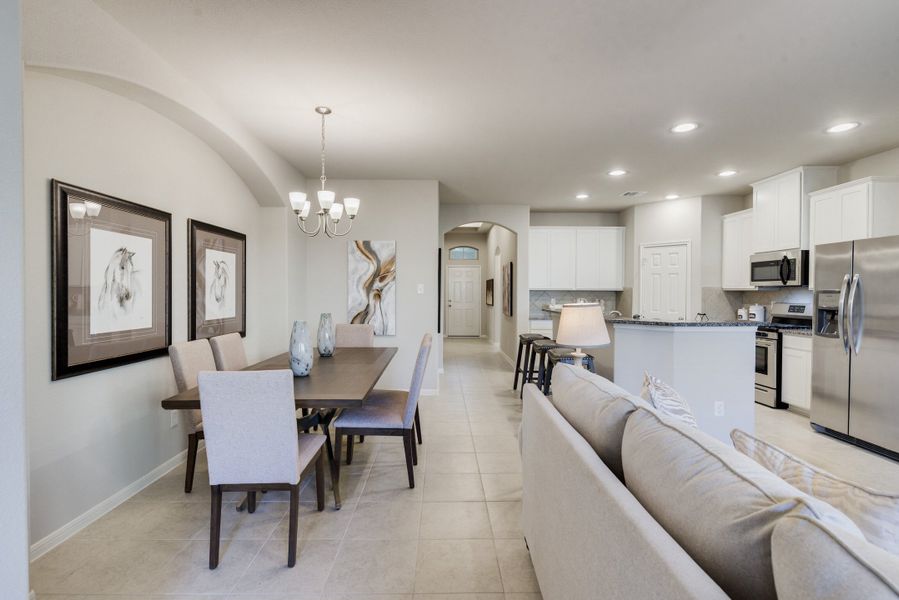 Representative furnished interior of a home built from the Floor Plan 1759 by Colina Homes in Grand Magnolia, Magnolia (Image 19). Representative furnished interior of a home built from the Floor Plan 1759 by Colina Homes in Grand Magnolia, Magnolia (Image 19).