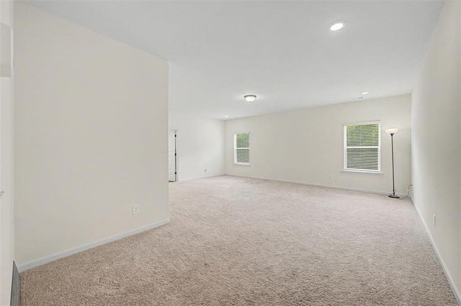 Spacious, unfurnished interior of a new home in , Rome (Image 44).