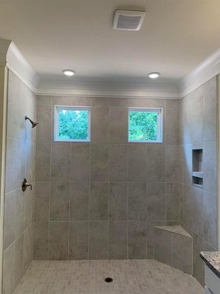 Spacious, unfurnished interior of a new home in , Jefferson (Image 31).