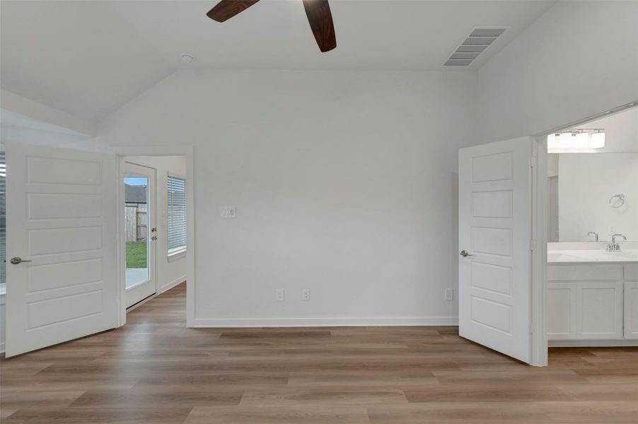 Spacious, unfurnished interior of a new home in Magnolia Ridge, Magnolia (Image 19). Spacious, unfurnished interior of a new home in Magnolia Ridge, Magnolia (Image 19).
