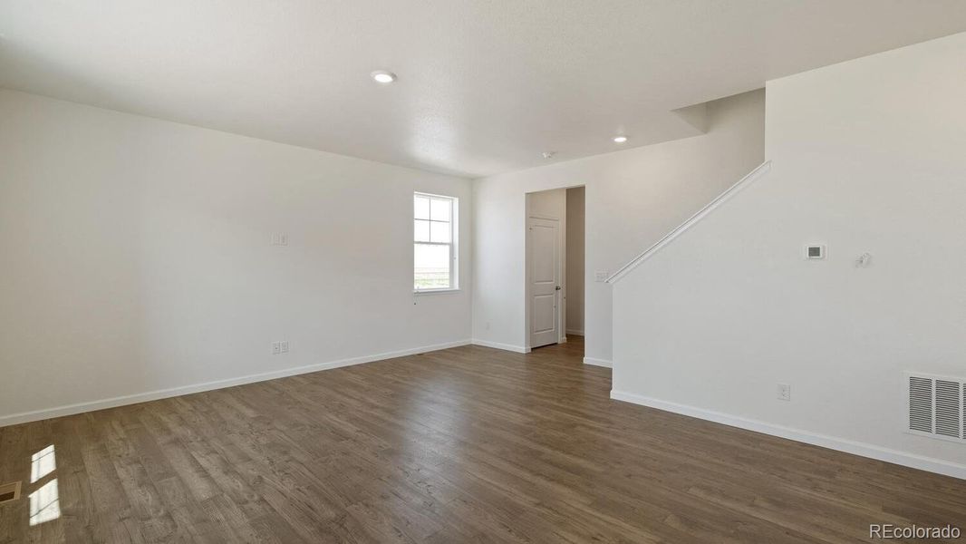Spacious, unfurnished interior of a new home in Prairie Song, Windsor (Image 18).