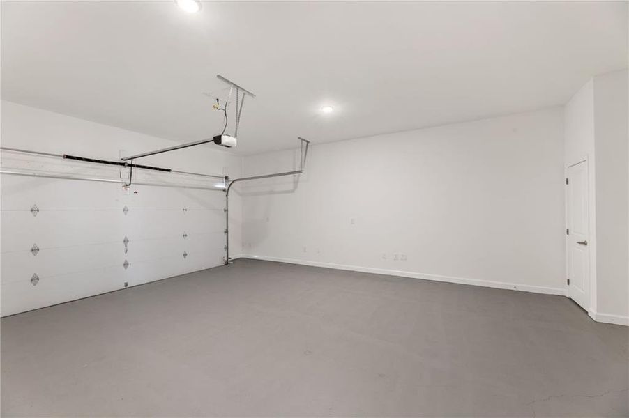Spacious, unfurnished interior of a new home in Courtyards at Traditions, Cumming (Image 17).