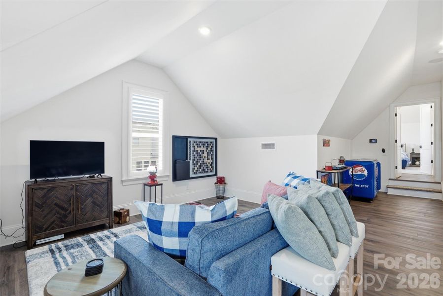 Bonus room
