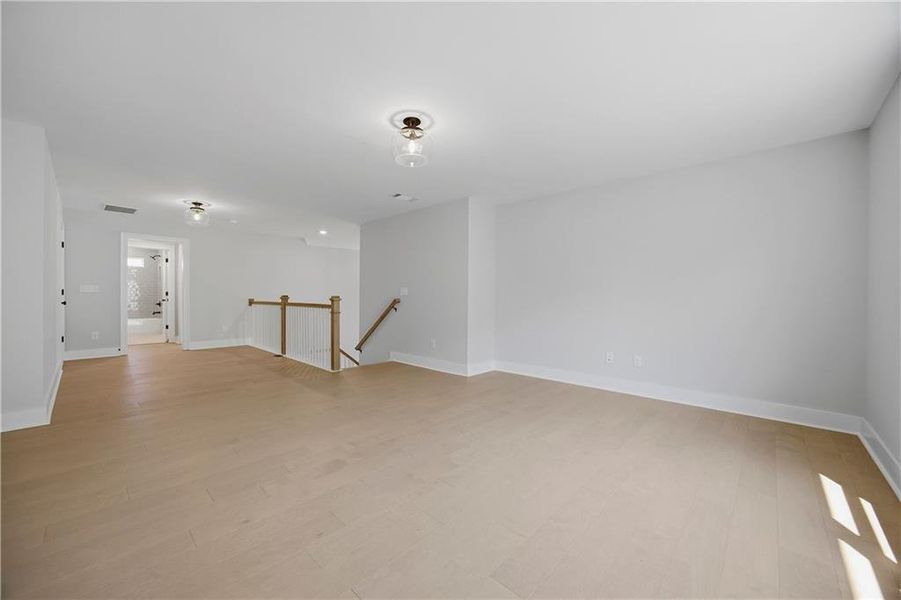 Spacious, unfurnished interior of a new home in Yellowstone Farms, Cumming (Image 39).