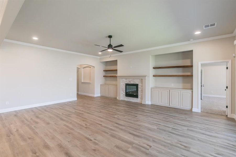 Spacious, unfurnished interior of a new home in , Alvarado (Image 24).