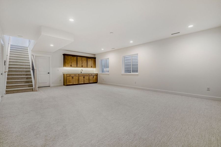 8555 Palo Alto - Basement