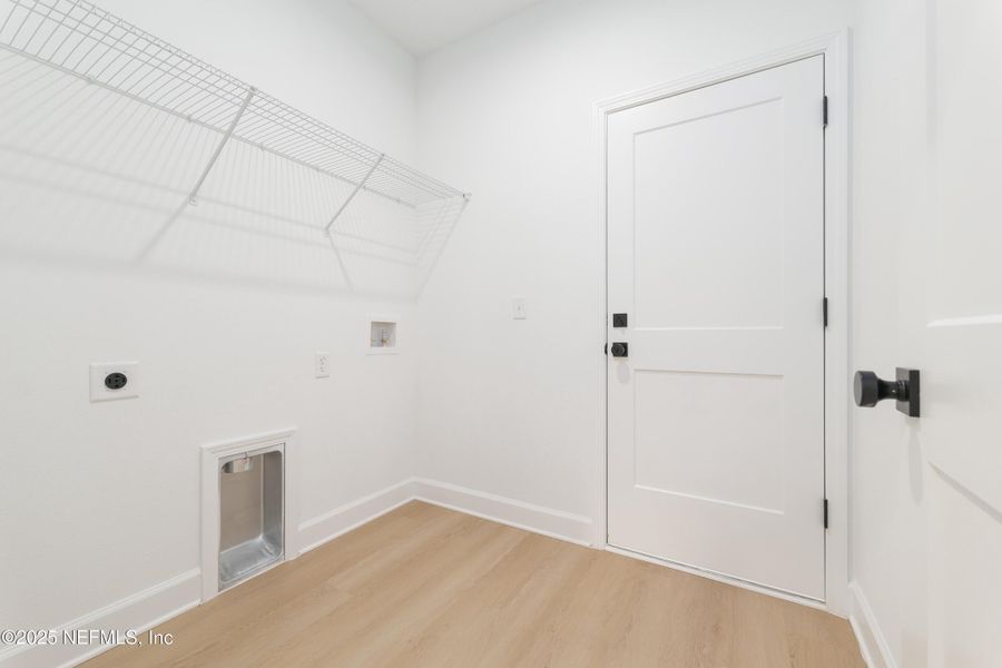 Spacious, unfurnished interior of a new home in , Keystone Heights (Image 12).