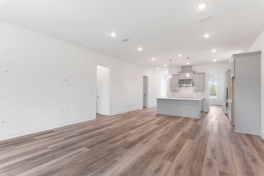 Spacious, unfurnished interior of a new home in Brizo, Santa Rosa Beach (Image 10).